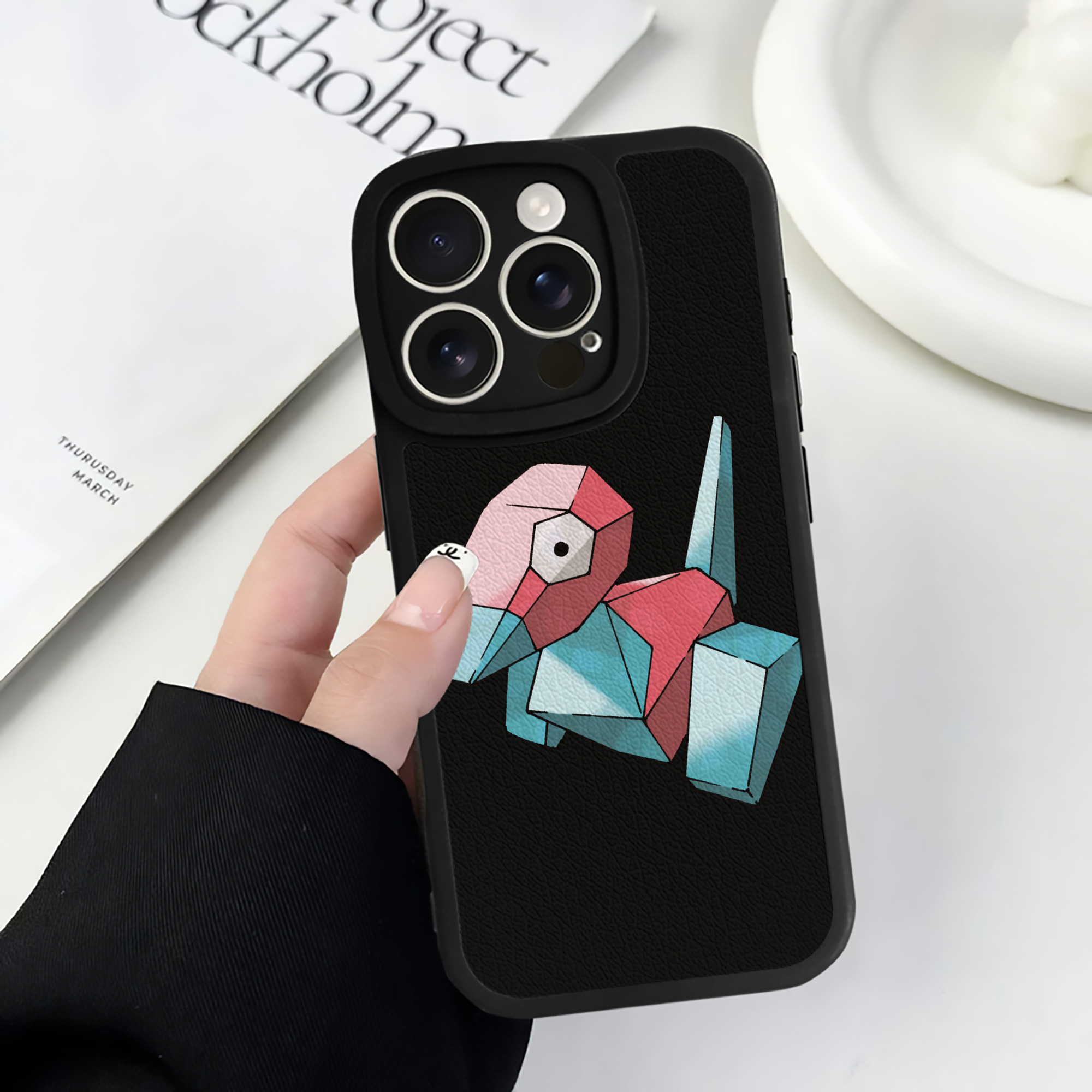 （画像用） ポケットモンスター Pokémon 【iPhone 16シリーズ対応】シリコンスマホケース（レザー調） 材質：シリコン